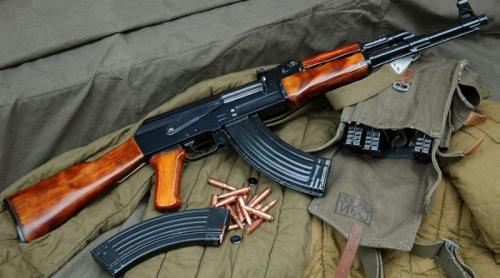Viza EURO 2016? Cetățean francez, înarmat cu explozibil și mitraliere AK47, reținut în Ucraina.