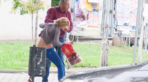 Politician roman, surprins agresând o femeie în plină stradă (VIDEO- FOTO)