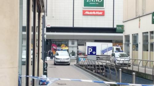 Alertă cu bombă la Bruxelles, Un bărbat care purta o centură cu explozibil, reținut
