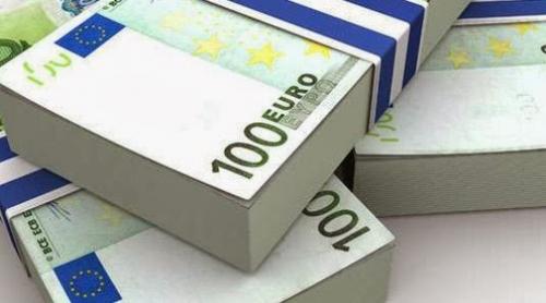 Inovaţie grecească. Câini dresaţi să depisteze banii scoşi ilegal din ţară