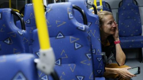 Autobuz plin cu jurnalişti, ATACAT cu focuri de armă la Rio! Doi ziariști au fost răniți (VIDEO)