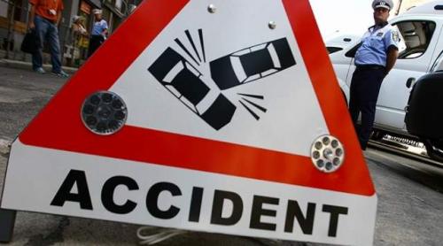 Zece persoane rănite într-un accident rutier în Bucureşti. Un autobuz, implicat în coliziune 