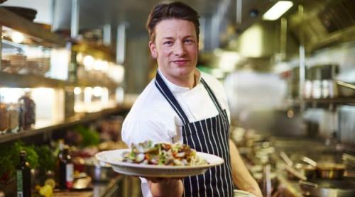 Jamie Oliver i-a scandalizat pe spanioli cu o reţetă de paella