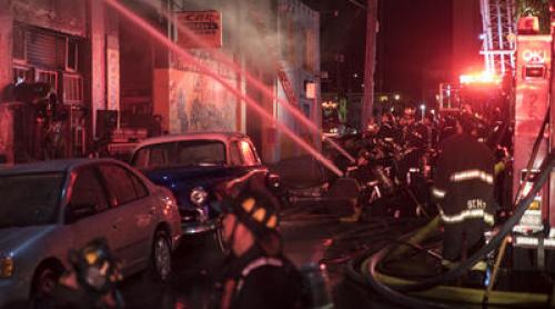 #Colectiv-ul americanilor: 30 de morţi în incendiul de la un club din Oakland (VIDEO)