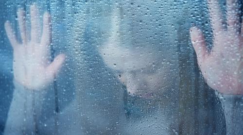 OMS: 350 de milioane de persoane suferă de depresie, majoritatea fiind femei