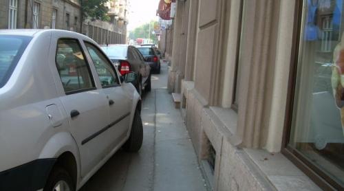 Noi reglementări referitoare la parcarea mașinilor pe trotuare