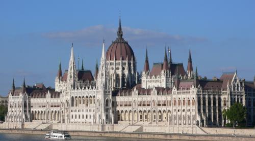 Ungaria a aprobat legea ce ar putea obliga universitatea finanţată de Soros să se închidă