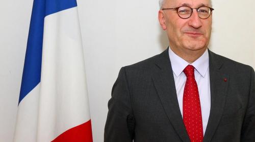 Consilierul diplomatic al preşedintelui francez vorbeşte româna. Cine este Philippe Etienne