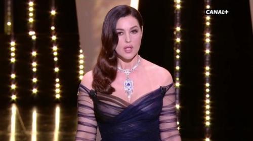 Festivalul de la Cannes: Monica Bellucci face senzație într-o rochie semitransparentă!