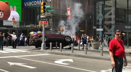 UPDATE. Times Square, New York: O maşină a intrat în pietoni. Un mort şi cel puţin 13 răniţi (VIDEO)