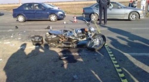 Motociclist, ucis de o șoferiță care a întors fără să se asigure (VIDEO)