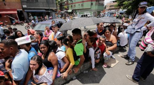 Criza economică i-a băgat forţat la cură de slăbire. Cât au slăbit venezuelenii