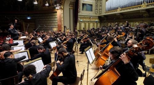 Peste 120 de muzicieni pe scena Ateneului