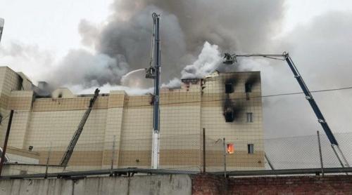 Furie în stradă după incendiul devastator din Kemerovo