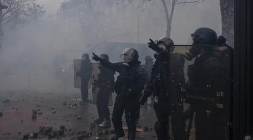 Cine înfurie francezii, cine amplifică violențele? Ce au descoperit autoritățile, scormonind Internetul
