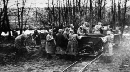 Un fost gardian de lagăr din Germania a fost pus sub acuzare pentru complicitate la omorârea a mii de evrei  