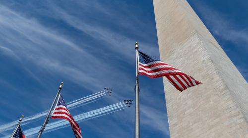 Drapelele vor fi coborâte în bernă în Statele Unite timp de trei zile, în memoria victimelor crizei COVID-19