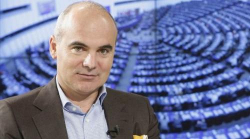 Europarlamentarul liberal Rareș Bogdan, acuzat că a organizat o petrecere la care s-au încălcat regulile distanțării fizice 