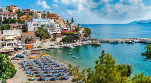 Creta va cheltui 15 milioane de euro până la sfârșitul sezonului estival pentru testele COVID-19 care vor fi făcute turiștilor
