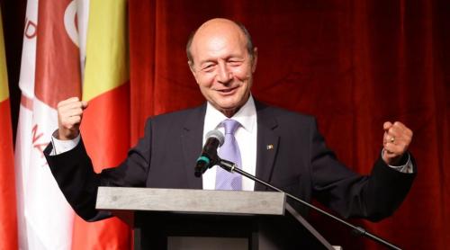 PMP a început să strângă semnături pentru candidatura lui Traian Băsescu la Primăria București