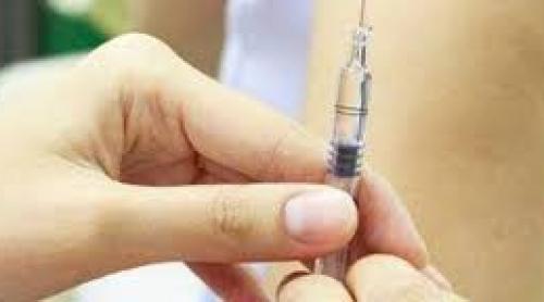CORONAVIRUS. China vaccinează de peste o lună medicii şi angajaţii de la punctele de frontieră