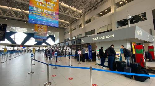 Pe Aeroportul Otopeni au fost create două culoare pentru sosirea în țară a pasagerilor