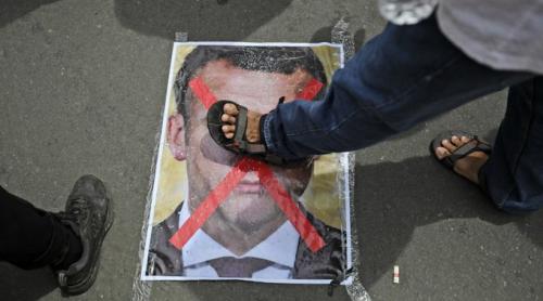 „Oricine îl insultă pe profetul Mahomed trebuie să moară”. Emmanuel Macron, amenințat de liderii Al-Qaida