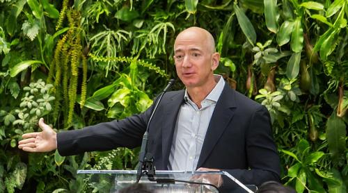 Jeff Bezos se va retrage din funcția de CEO al Amazon
