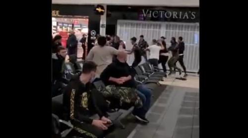 Bătaie între români pe Aeroportul Luton. Autoritățile britanice au reținut 17 persoane  VIDEO
