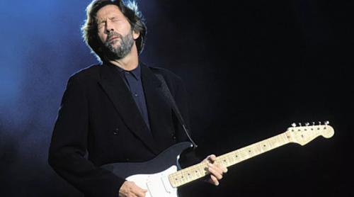 Eric Clapton spune că persoanele care se vaccinează sunt sub „hipnoză în masă”