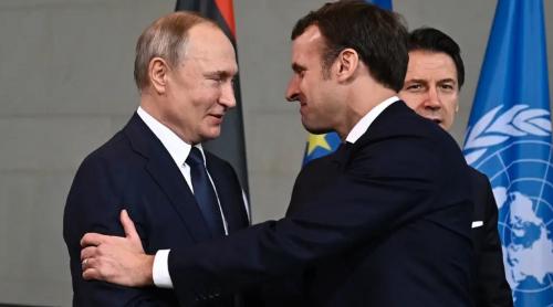 Vladimir Putin l-a felicitat pe Emmanuel Macron pentru realegerea sa şi i-a urat „succes şi multă sănătate”