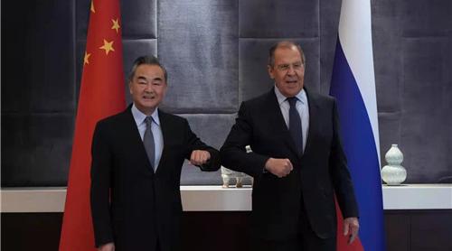 China spune că va colabora cu Rusia pentru a promova „democrația reală”