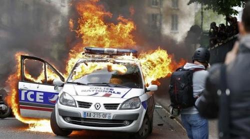 Polițiștii francezi: „Astăzi, scopul nostru este să ne întoarcem în viață acasă”