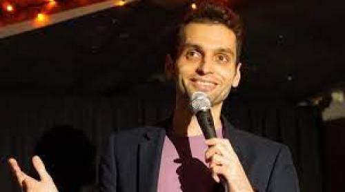 Comediantul Konstantin Kisin explică de ce discursul său anti-woke a devenit viral: ”Adulților le este frică de copii” (video)