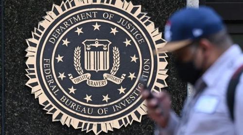 Un fost oficial FBI care a condus ancheta Trump-Rusia a fost arestat pentru legături cu un oligarh rus