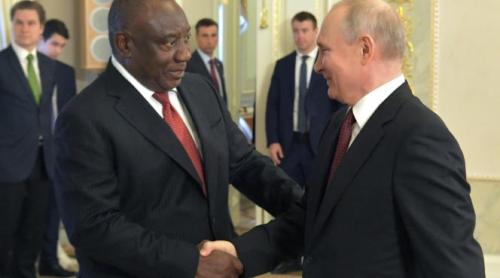 Putin se declară „pregătit” pentru dialog și apreciază „abordarea echilibrată” a conflictului în fața delegației africane