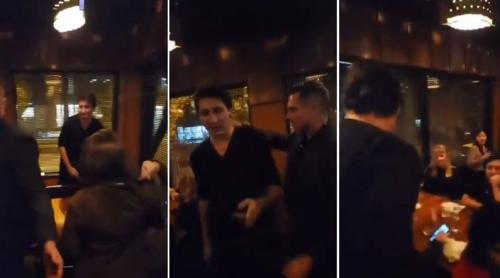 Aproximativ 250 de protestatari au înconjurat restaurantul din Vancouver unde Trudeau lua masa 