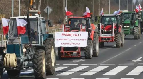 Polonia: fermierii blochează drumurile protestând împotriva importurilor ucrainene și a regulilor UE