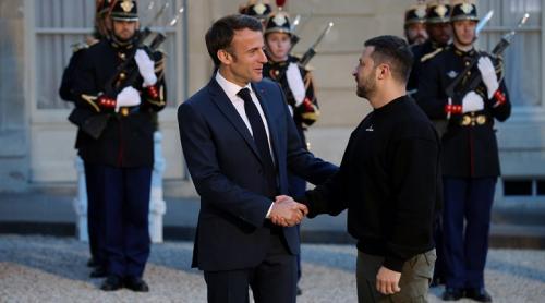 Instructorii militari francezi vor fi „în curând” în Ucraina