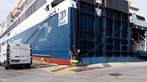 Noi reguli impuse de ministerul Transportului Maritim din Grecia pentru cei care merg în vacanță cu mașina în insule