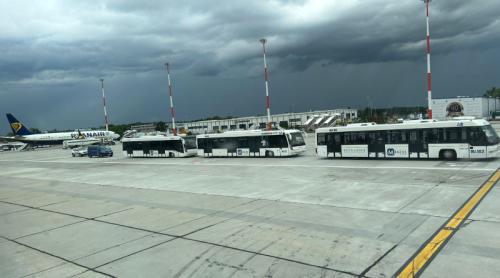 Alertă cu bombă la bordul unui avion care a aterizat de urgență pe Aeroportul Otopeni