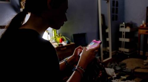 Un înalt oficial american din domeniul Sănătății cere ca Facebook, TikTok și Instagram să fie etichetate la fel de periculoase precum țigările și alcoolul, pentru că provoacă o criză de sănătate mintală