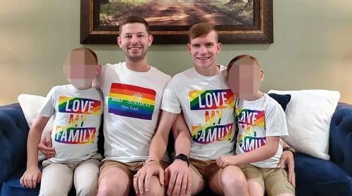 SUA: Un cuplu gay condamnat la închisoare pe viață pentru violul copiilor adoptați