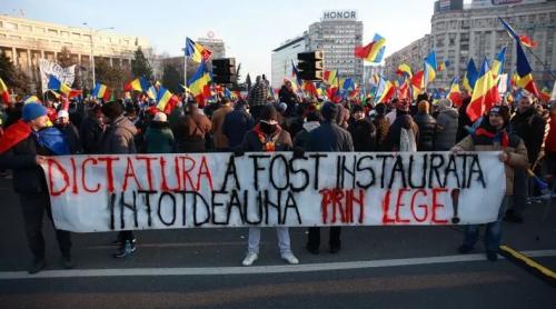 Reuters: Zeci de mii de oameni protestează în capitala României împotriva anulării cursei prezidențiale