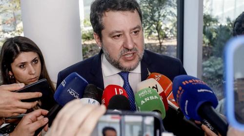 Matteo Salvini: „Nu va exista niciodată o armată europeană comandată de nebunul Macron”