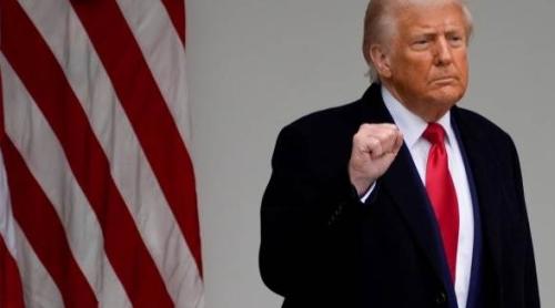 „Nu fiți slabi!Nu fiți proști!: Trump îndeamnă la calm în fața taxelor vamale