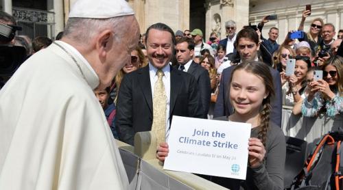 Papa Francisc - un papă ecologist care a militat pentru drepturile comunității LGBTQ+  și ale migranților