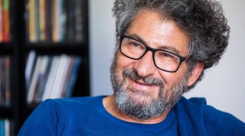 La mulți ani, Radu Mihăileanu! Premiatul regizor român stabilit in Franța