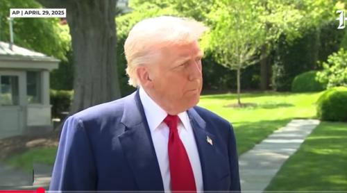Trump: „Mi-ar plăcea să fiu papă”