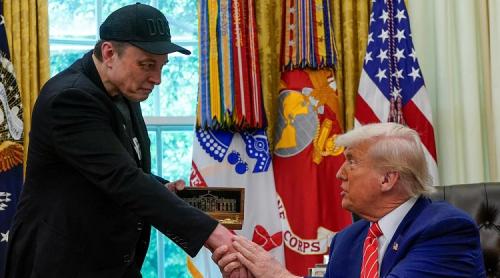 „Nu este sfârșitul DOGE” – Donald Trump îl laudă pe Elon Musk la terminarea mandatului său de 130 de zile